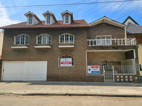 Chalet en Venta en Villa Sarmiento