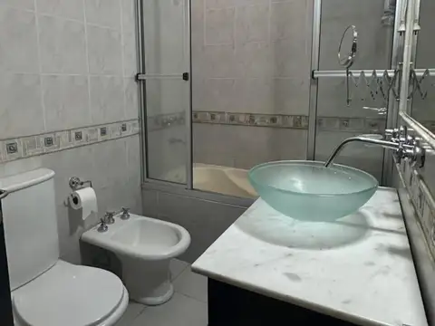 Departamento 10 ambientes con 2 baños
