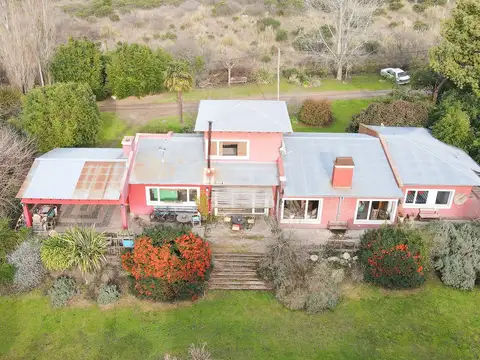 Casa Quinta & Complejo de 3 Cabañas en Venta