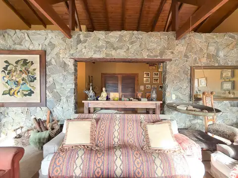 Casa Quinta & Complejo de 3 Cabañas en Venta