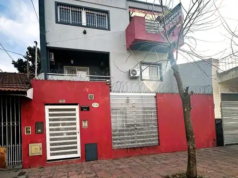 PH en  venta 3AMB con patio PB APTO CREDITO en Villa Madero