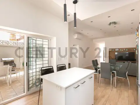 Departamento 4 ambientes con 3 baños