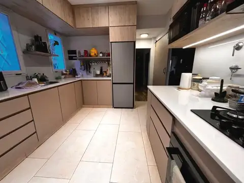 Casa 6 ambientes con 2 baños