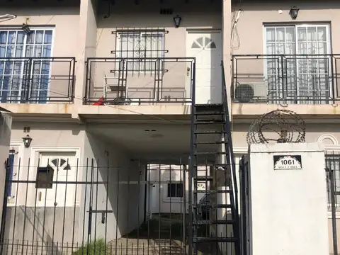 VENTA EN BLOQUE: 5 DUPLEX + UN DTO 2 AMBIENTES con renta