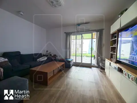 Depto Tipo Casa en Venta en Villa Pueyrredón, USD 138.000