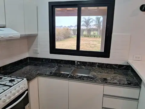 Casa en Alquiler al Sureste