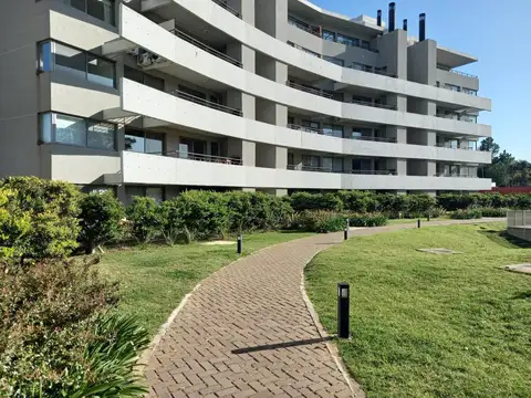 Venta de departamento en  complepo Civis, Pilar
