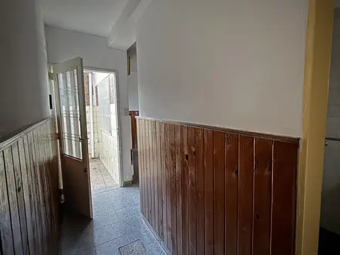 Venta Casa Pasillo 2 Dormitorios Patio y Terraza. España y Hospitales