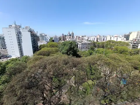 Piso de 5 ambientes con balcón terraza