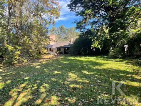 Calle 23 entre 416 y 417 - Casa en venta