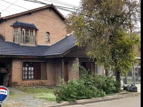 Casa 6 amb en venta en HAEDO con Pileta RECICLAR