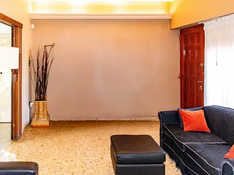 Casa en Venta en Haedo, USD 240.000