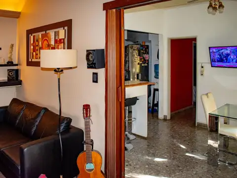 Casa 5 ambientes con 2 baños