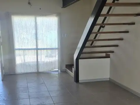 Departamento en Alquiler en Pueblo Esther, $ 690.000