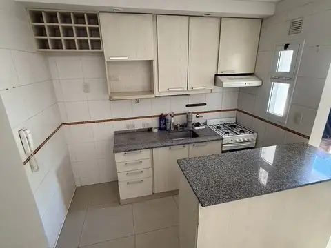 Depto Tipo Casa 2 ambientes con 1 baño