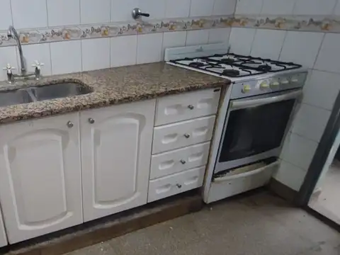 80 e/ 12 y 12 bis Torre C-7 D 100, Piso 2