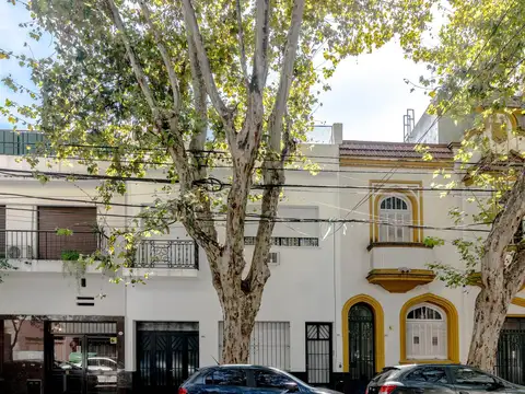 Casa en  lote propio - Ramon Falcon 1800 (entre Av. Carabobo y Pumacahua)
