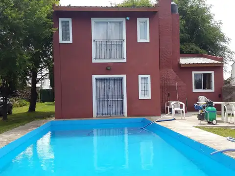 Casa en Venta con 2 cocheras