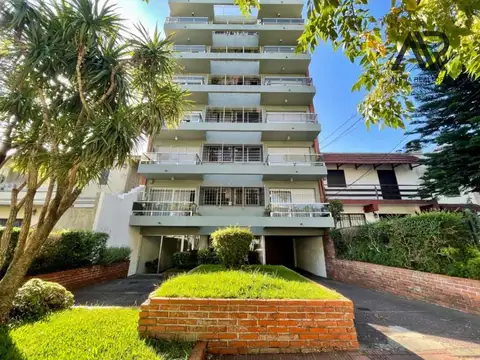 Apartamento en venta c/ cochera en Malvin