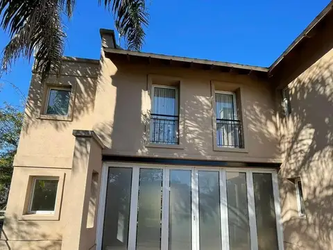 Casa en Venta en Campos De Álvarez, USD 485.000