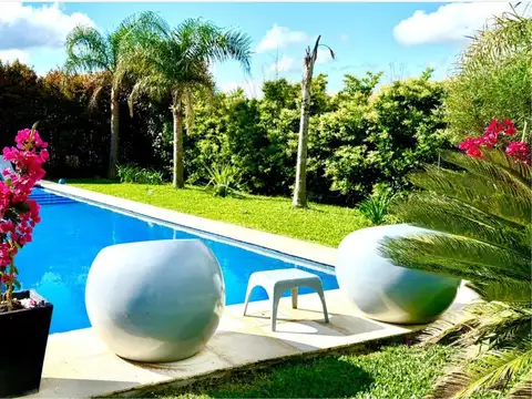 Casa 5 ambientes con 4 baños