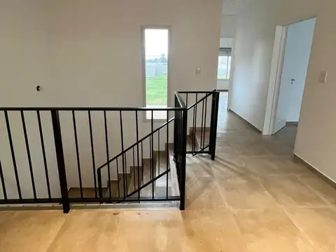 Depto Tipo Casa 3 ambientes con 2 baños