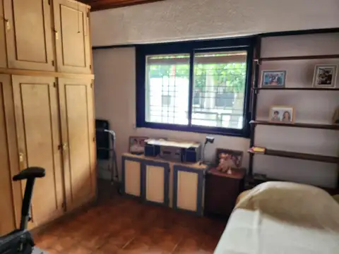 Chalet 3 ambientes con terraza y cochera