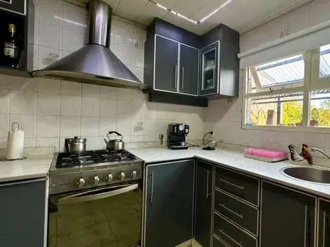 VENTA CASA 3 AMB  PARQUE V. PRIMERA APTA CREDIT0