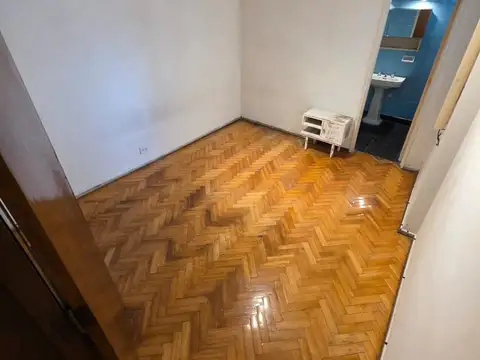 AMPLIO DEPARTAMENTO 2 AMB. - AL FRENTE - BALCON FRANCES - LAVADERO SEPARADO