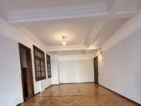 Oficina en Alquiler 90 años