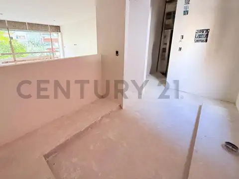 Av La Plata 300, Piso 1