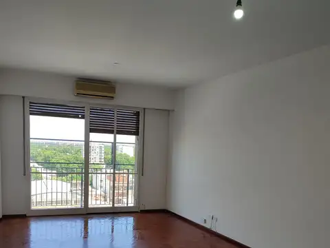 Semipiso de 3 ambientes en pleno centro de Olivos