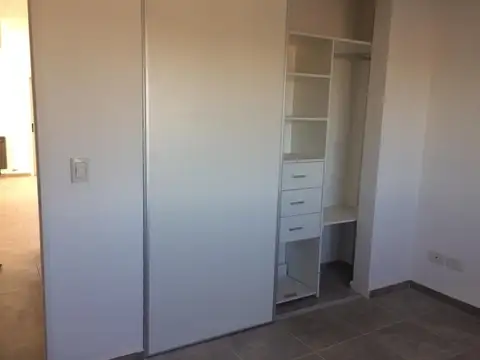 DEPARTAMENTO DE 2 AMBIENTES EN VENTA, MORON