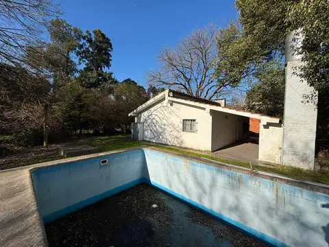 Quinta-Venta-20 de Junio-Arboles-Pileta-Asfalto-Oportunidad