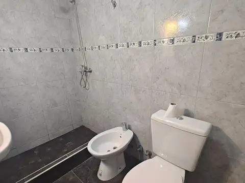 Excelente departamento a  3 cuadras de Ruta N°3 con patio