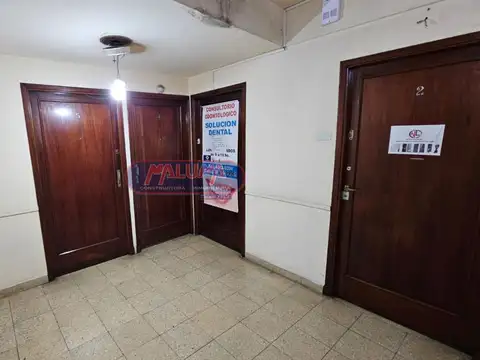 Oficina muy luminosa en foco comercial