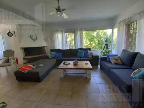 Casa 7 ambientes con 3 baños