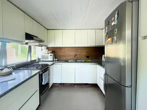 Casa 5 ambientes con 3 baños