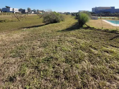 Oportunidad lote barrio Santa Lucia