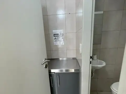 Local en Alquiler en Ramos Mejía, $ 8.000.000