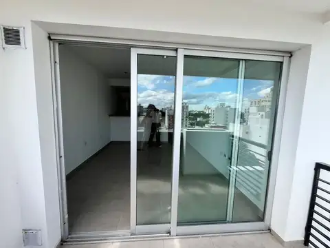 Departamento en Alquiler con 1 cochera