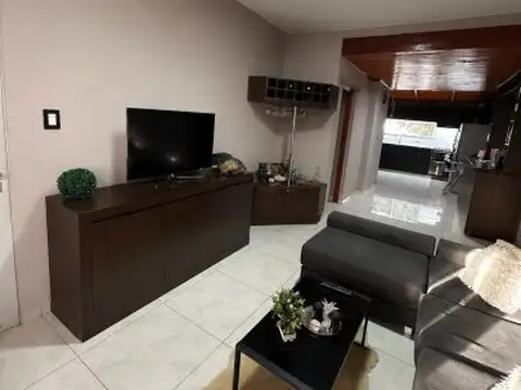 HERMOSA CASA EN VENTA ELORZA 1653