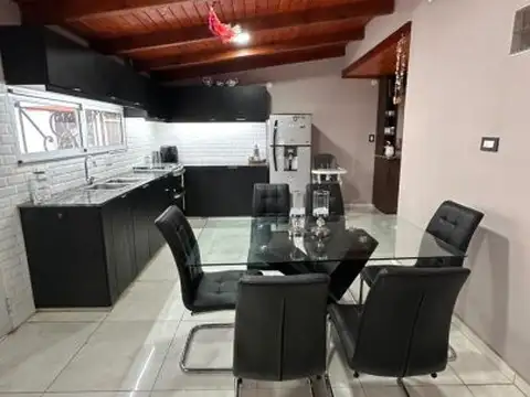 HERMOSA CASA EN VENTA ELORZA 1653