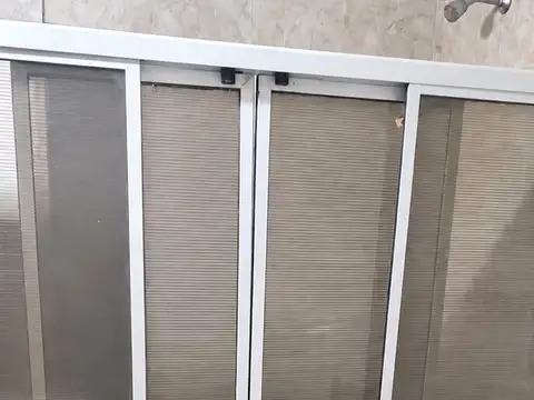 Casa 2 ambientes con 1 baño