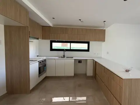 Casa en Venta en Pilar, USD 165.000