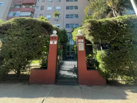 DEPARTAMENTO 4 AMBIENTES C/ESPACIO DE COCHERA