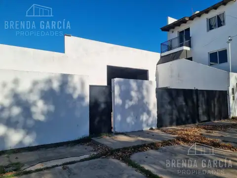 GIRARD ANTE ESQUINA FERRARI