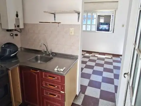 Casa 2 ambientes con 1 baño