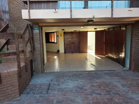 Casa 3 plantas.5 amb Pileta Parrilla Cochera Frente al Mar