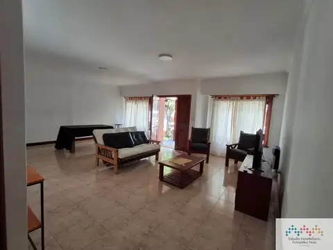 Casa en venta de 4 dormitorios c/ cochera en Mar de Ajo
